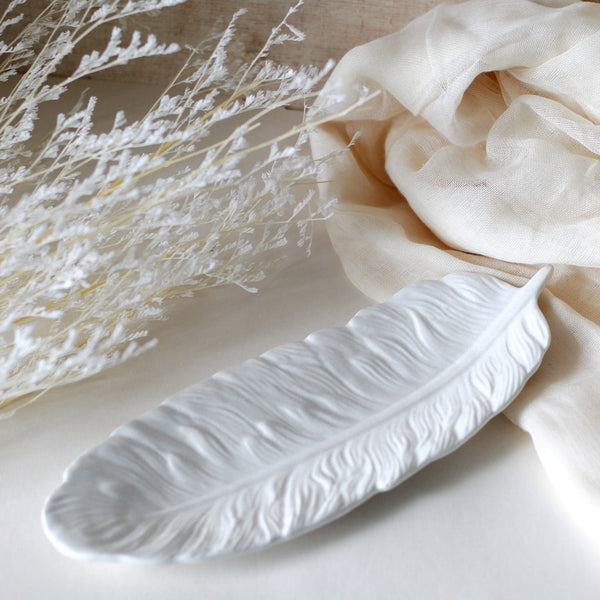 FEATHER TRAY