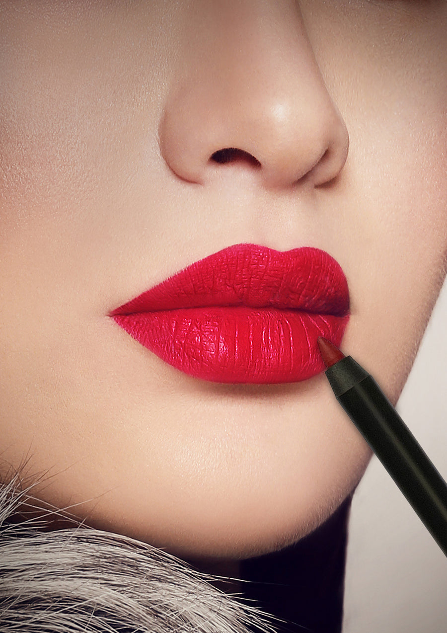 BURNING RED LIP LINER