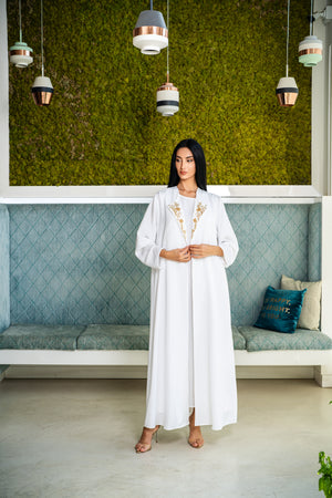 BEYOU WHITE ABAYA WITH GOLDEN COLLAR EMBROIDERY
